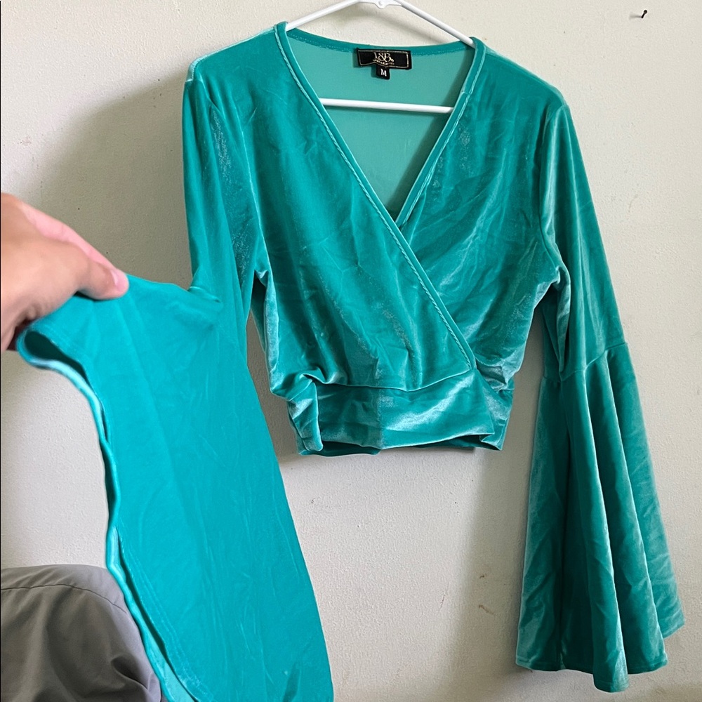 Elegant Turquoise Velvet Crop Top with Flared Sleeves